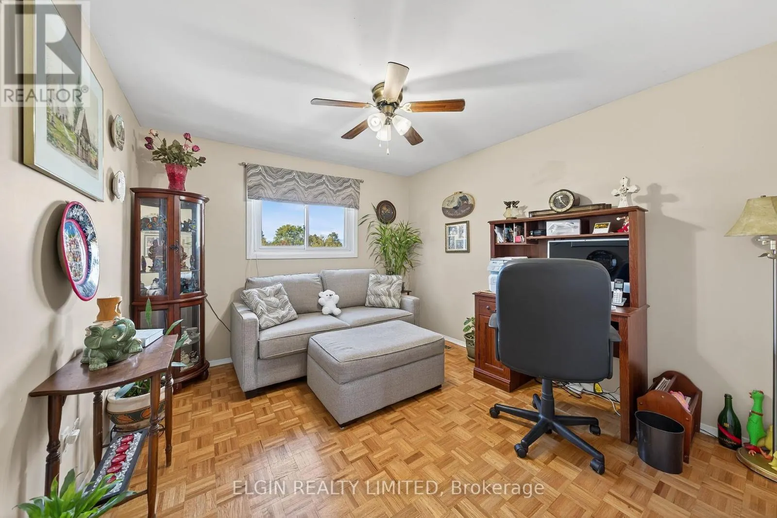 14 STIRLING CRESCENT
