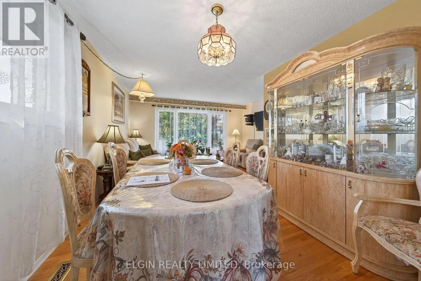 14 STIRLING CRESCENT