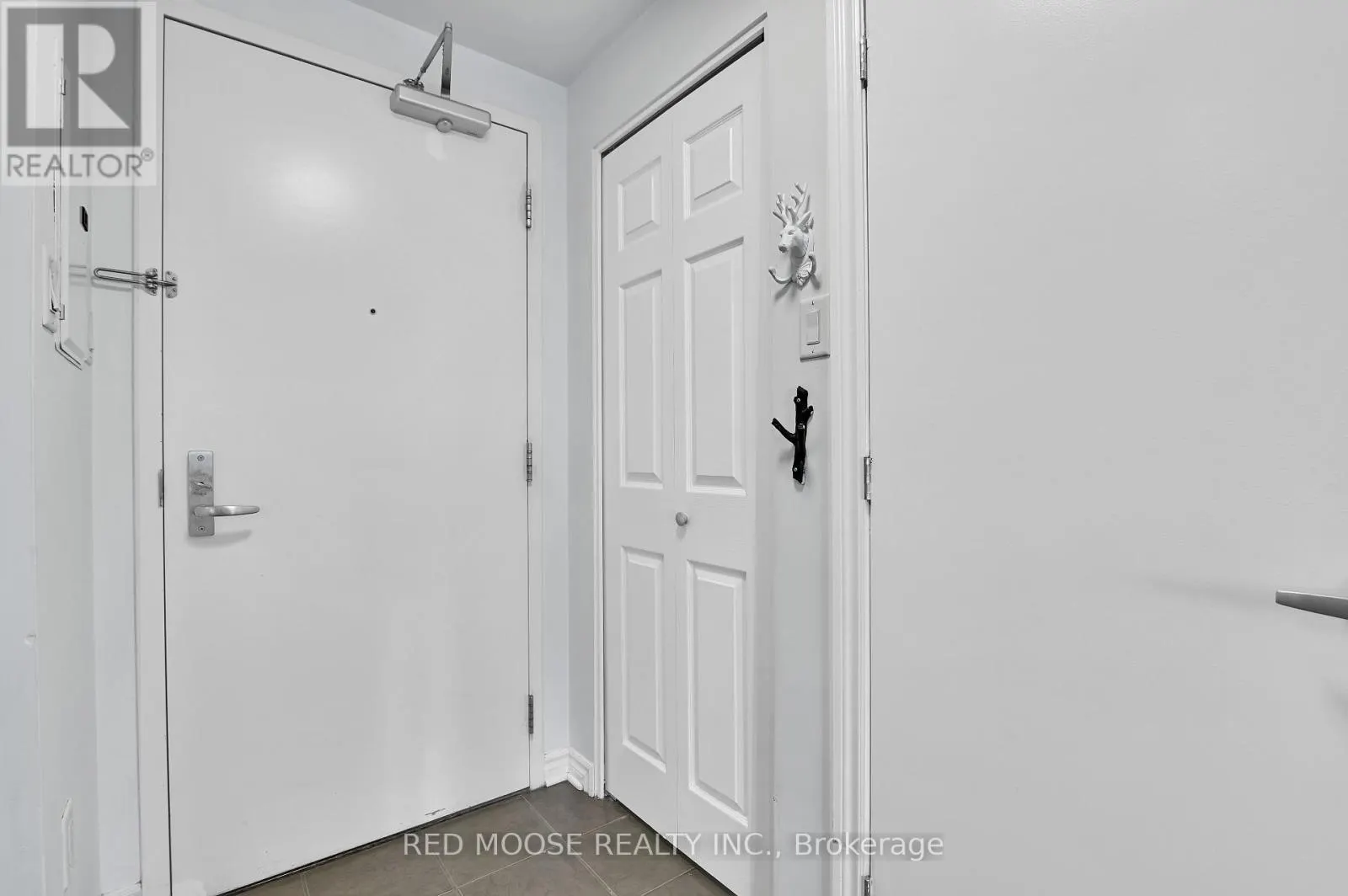 703 - 70 LANDRY STREET