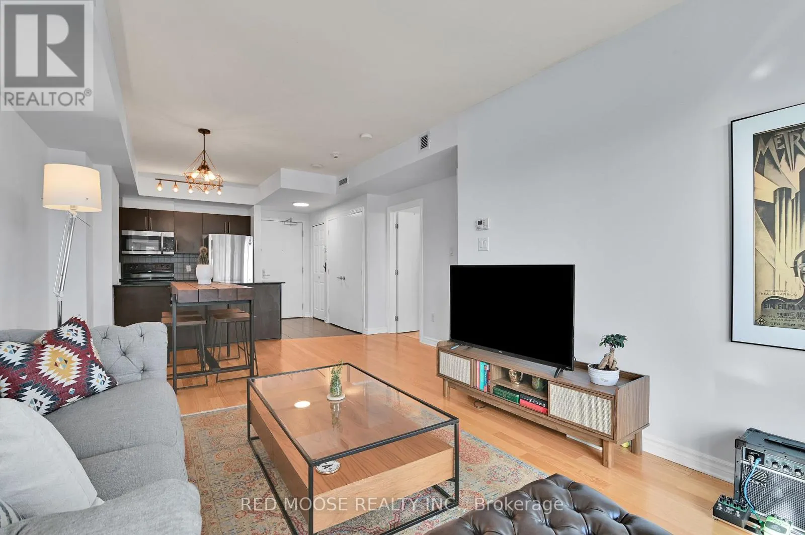 703 - 70 LANDRY STREET