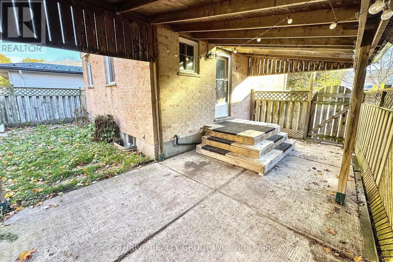 31 DANIELLE CRESCENT