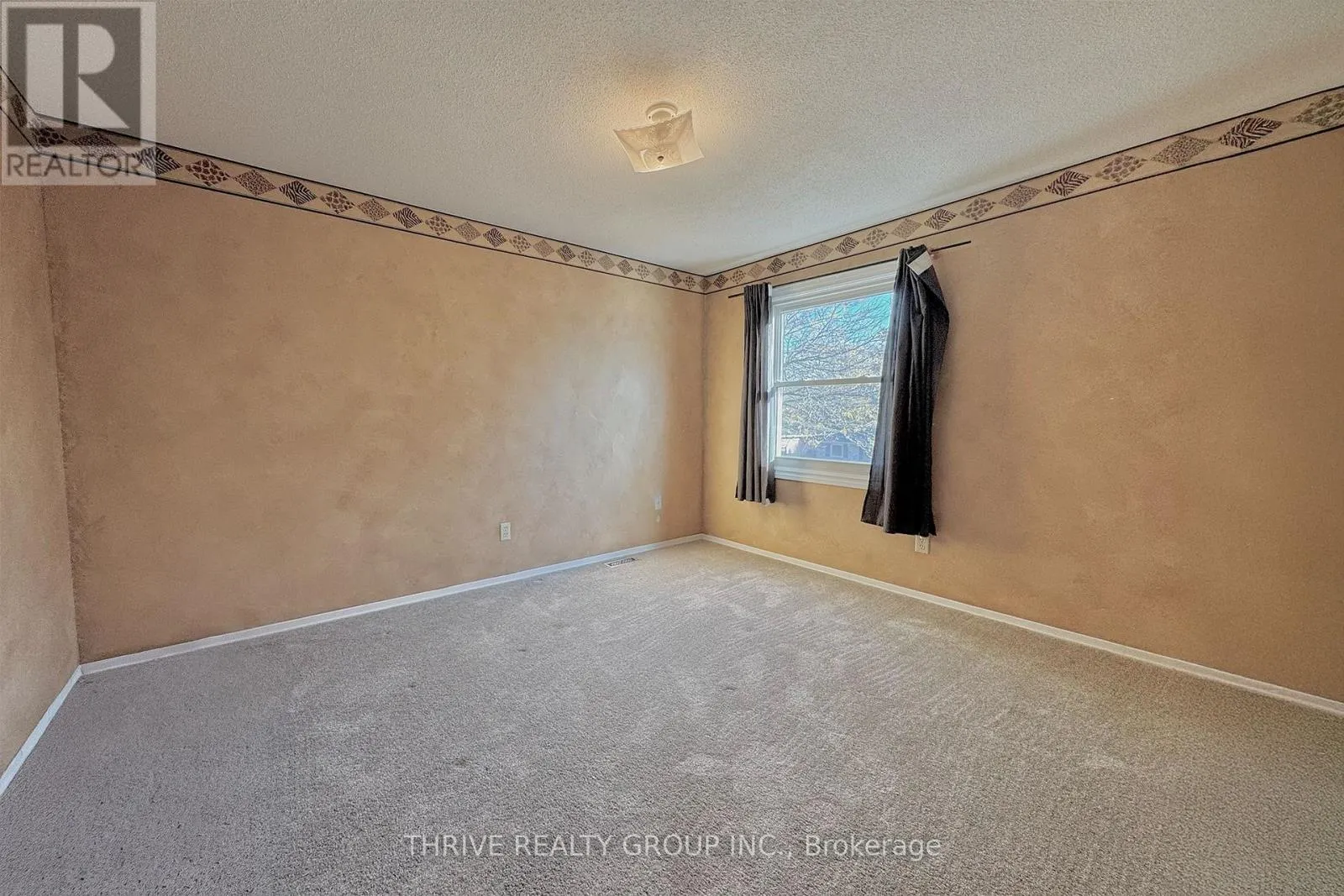 31 DANIELLE CRESCENT