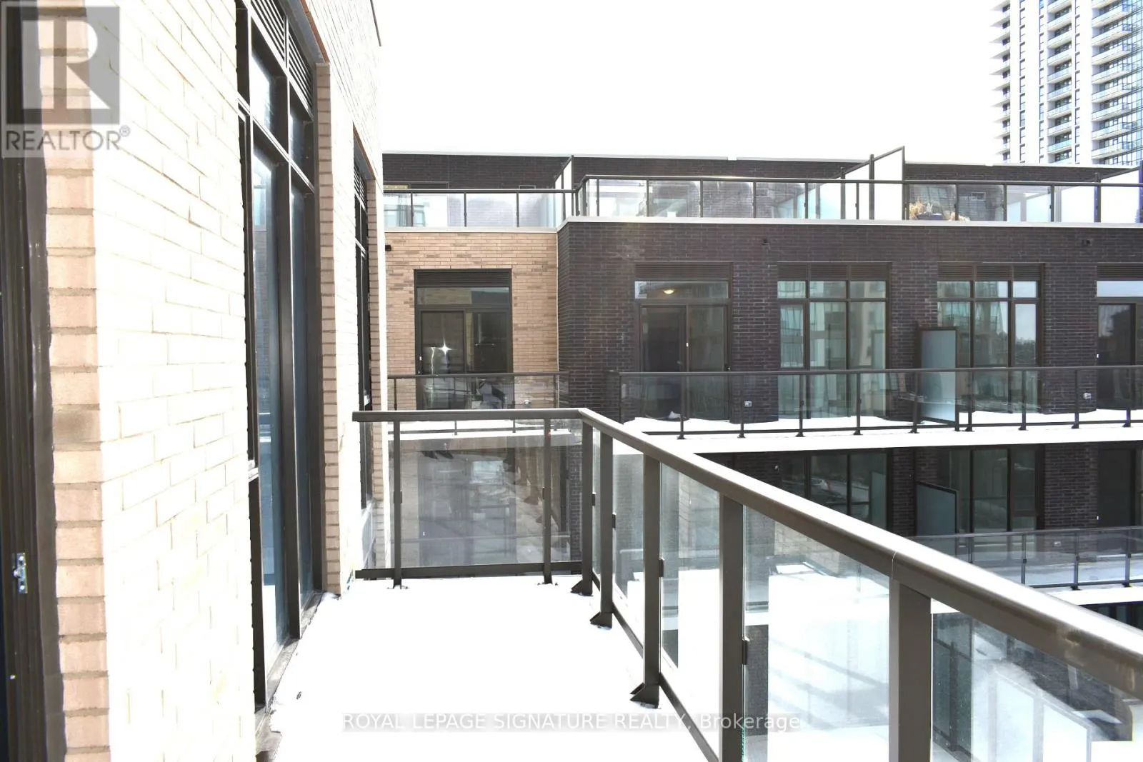 434 - 55 DUKE STREET W