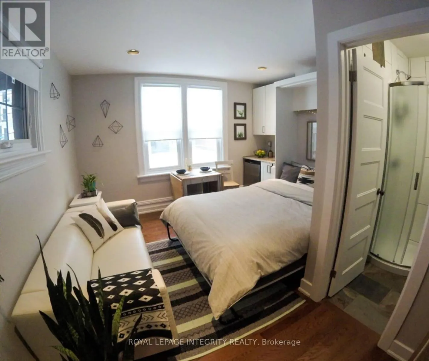 220-222 ARGYLE AVENUE