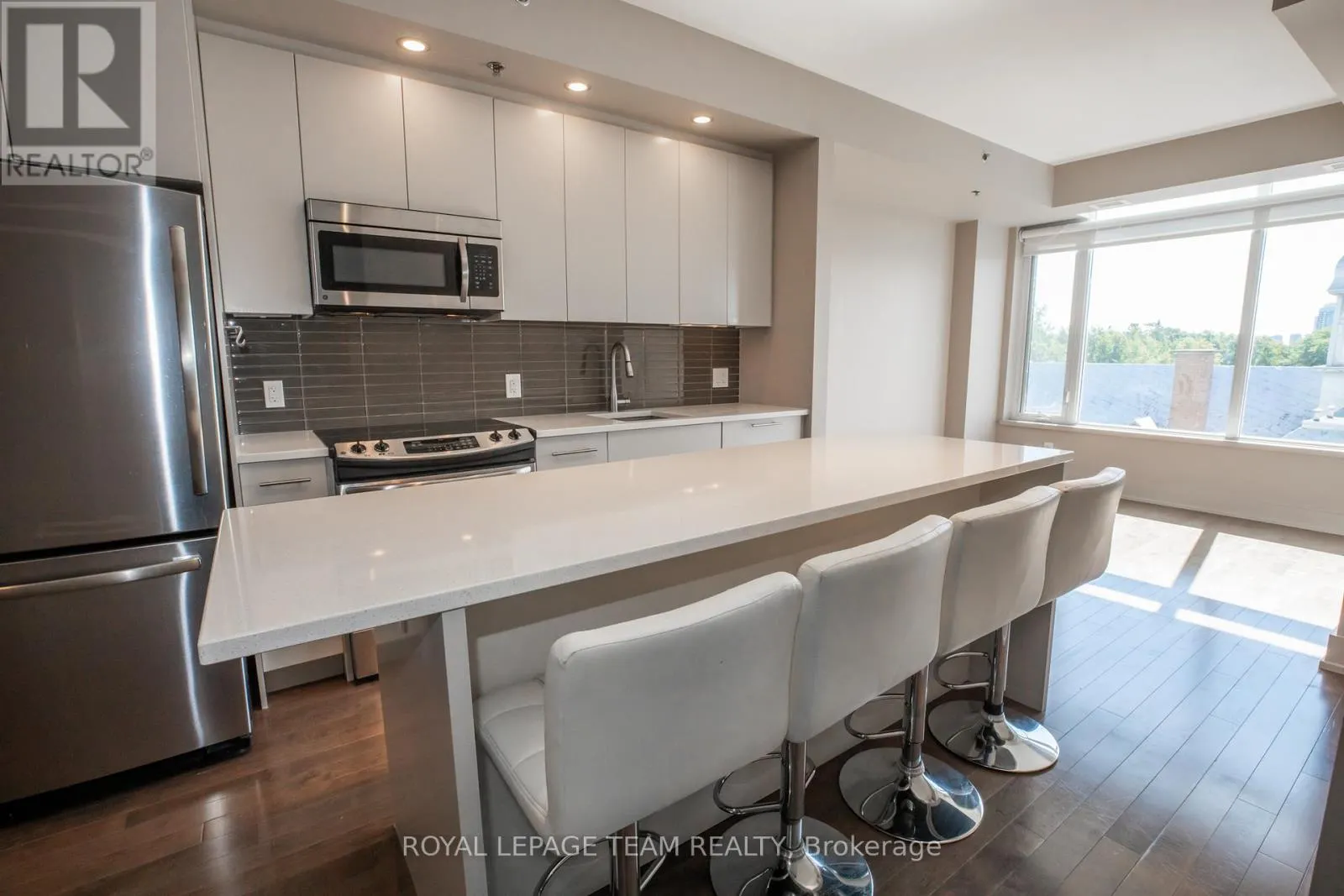 502 - 108 RICHMOND ROAD