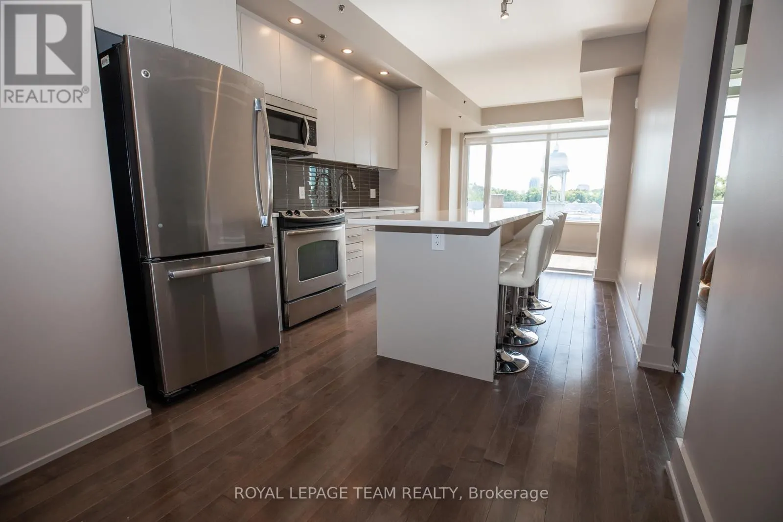 502 - 108 RICHMOND ROAD
