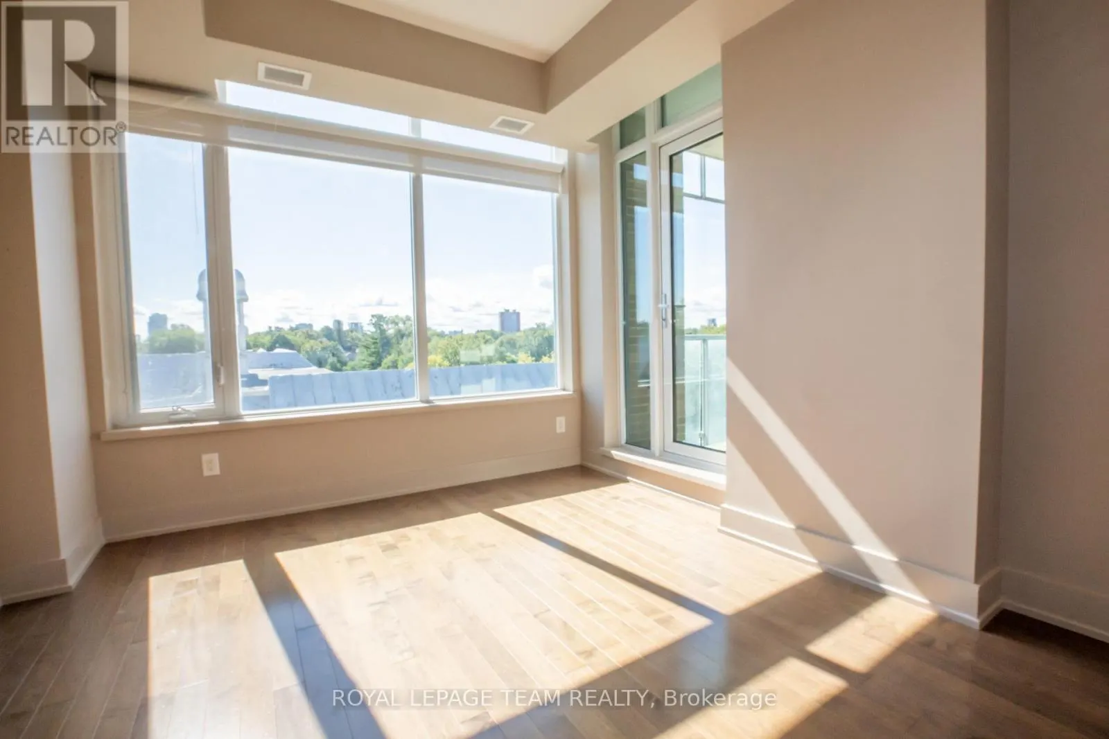 502 - 108 RICHMOND ROAD