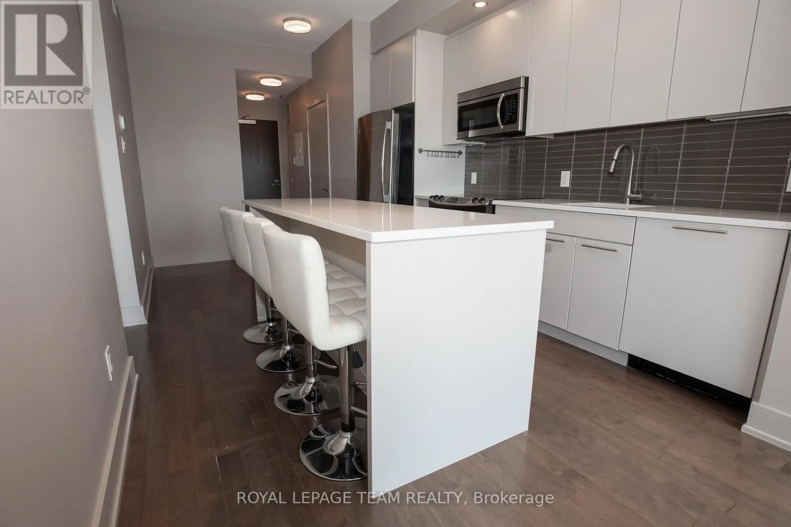 502 - 108 RICHMOND ROAD