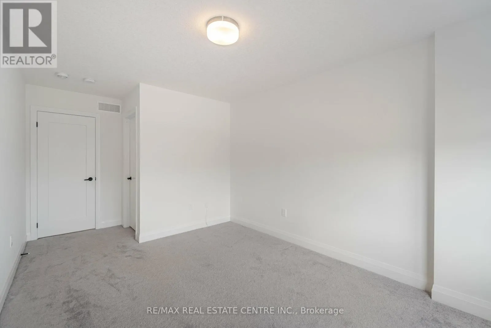 43 FERRIS CIRCLE