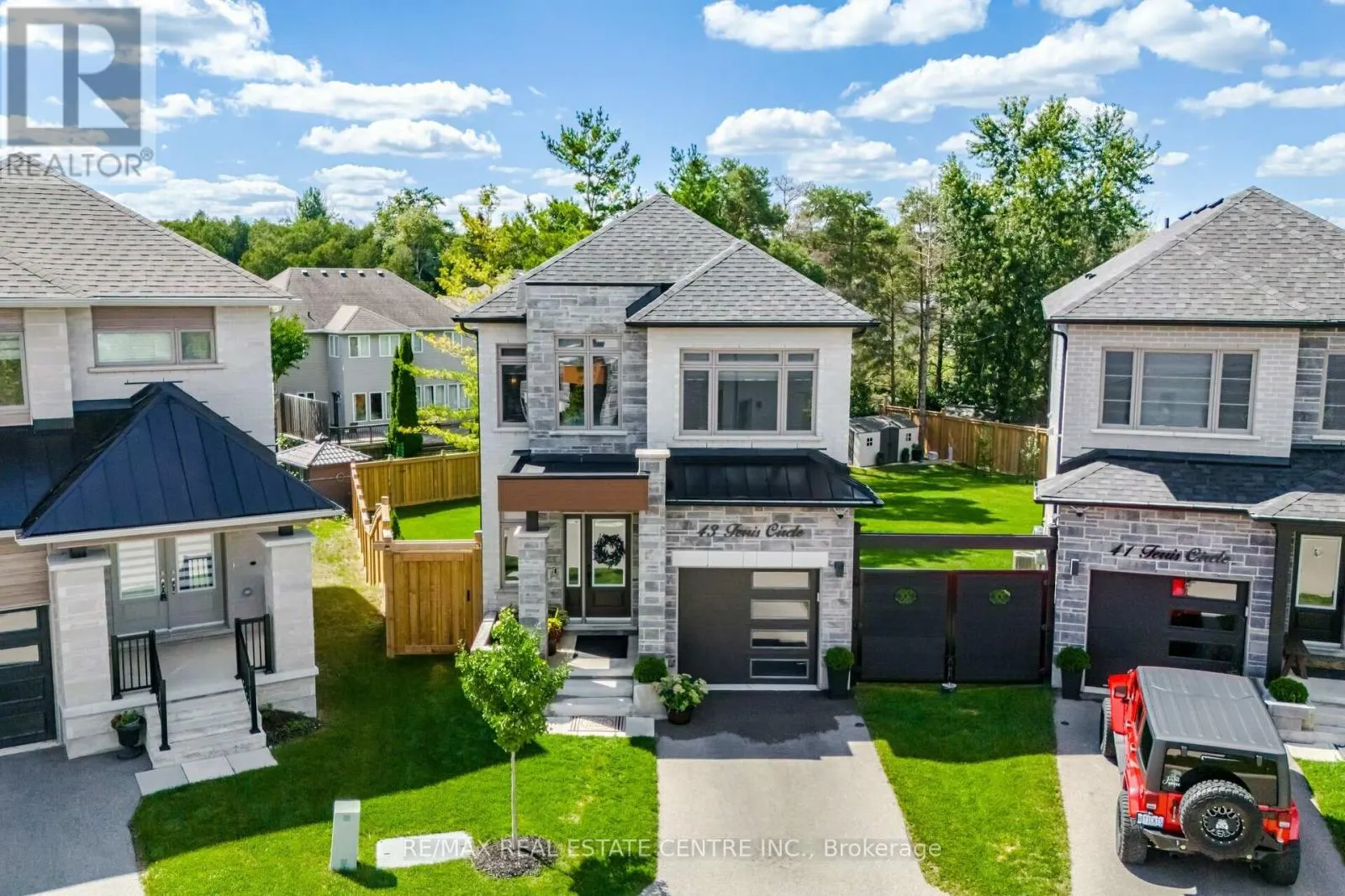 43 FERRIS CIRCLE