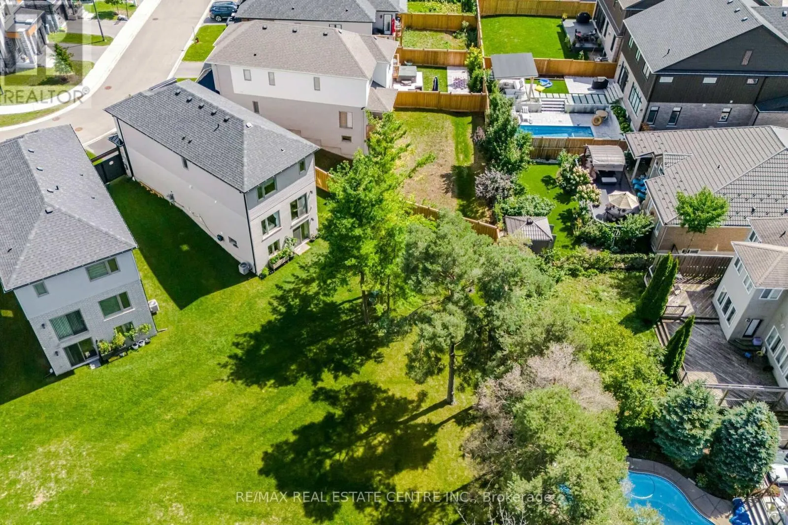 43 FERRIS CIRCLE
