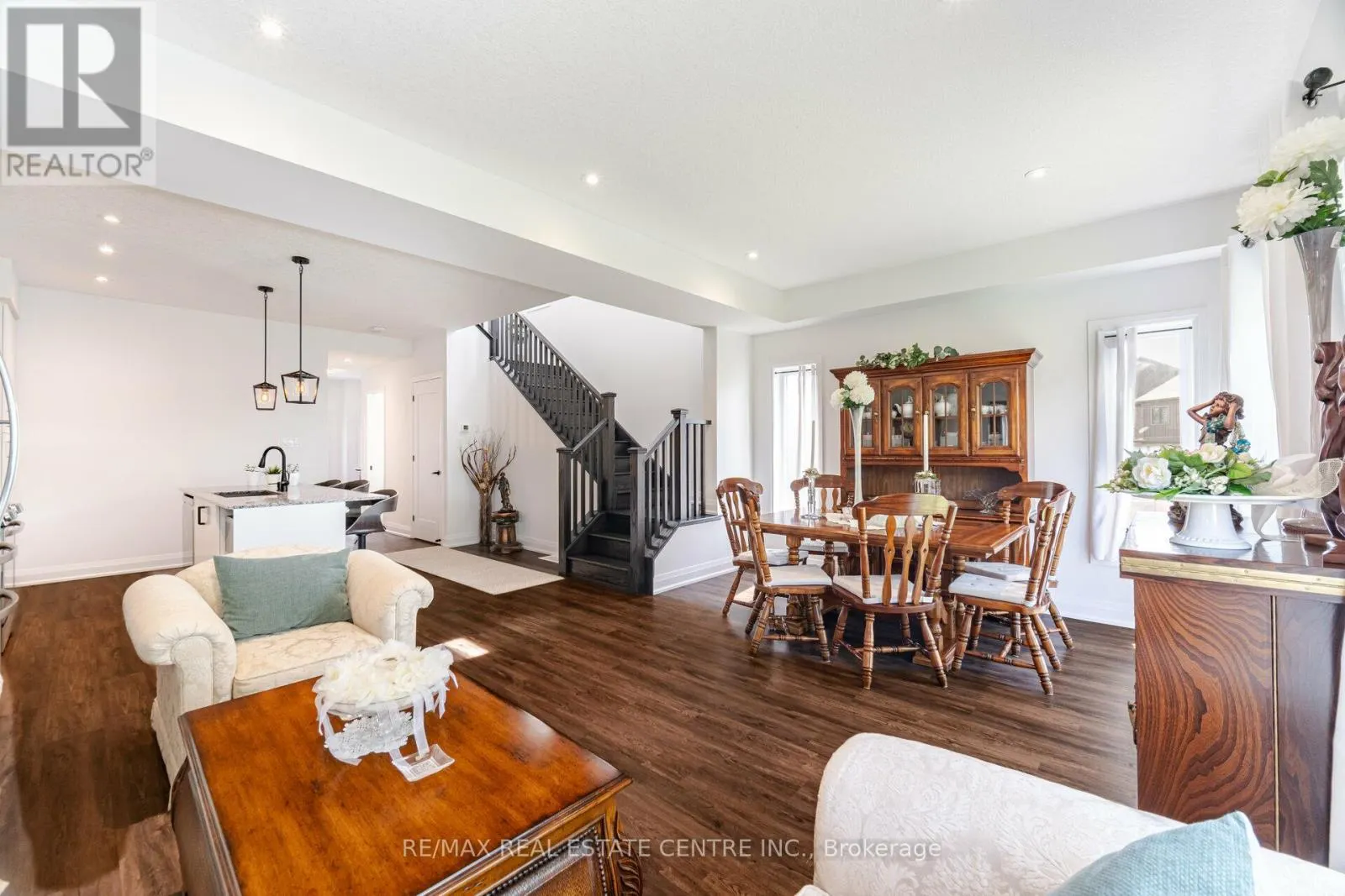 43 FERRIS CIRCLE