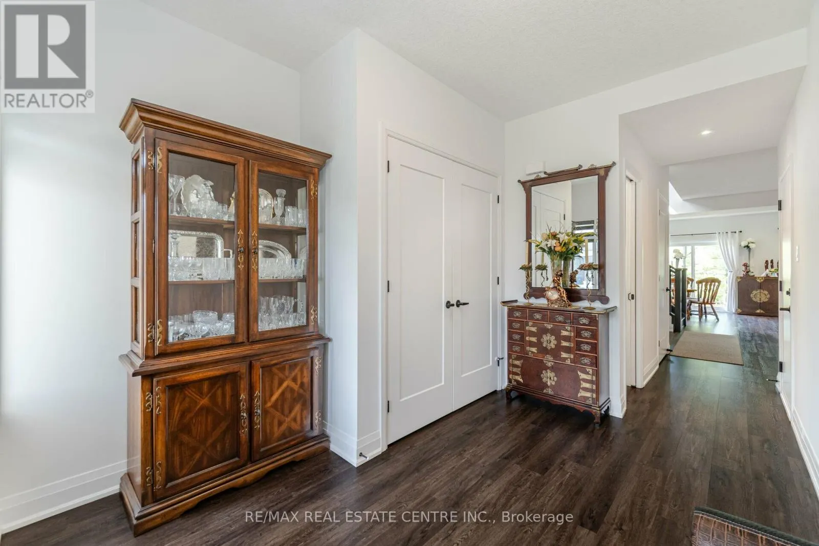43 FERRIS CIRCLE