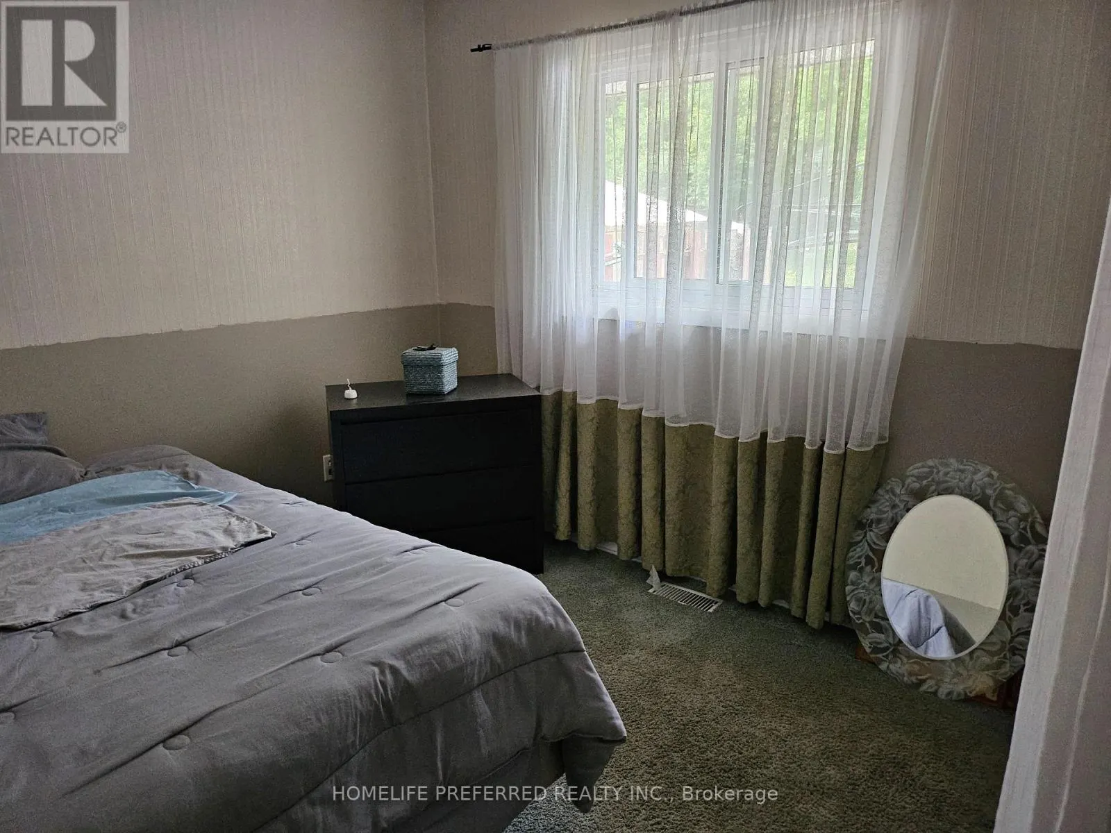 17B BEECHWOOD DRIVE