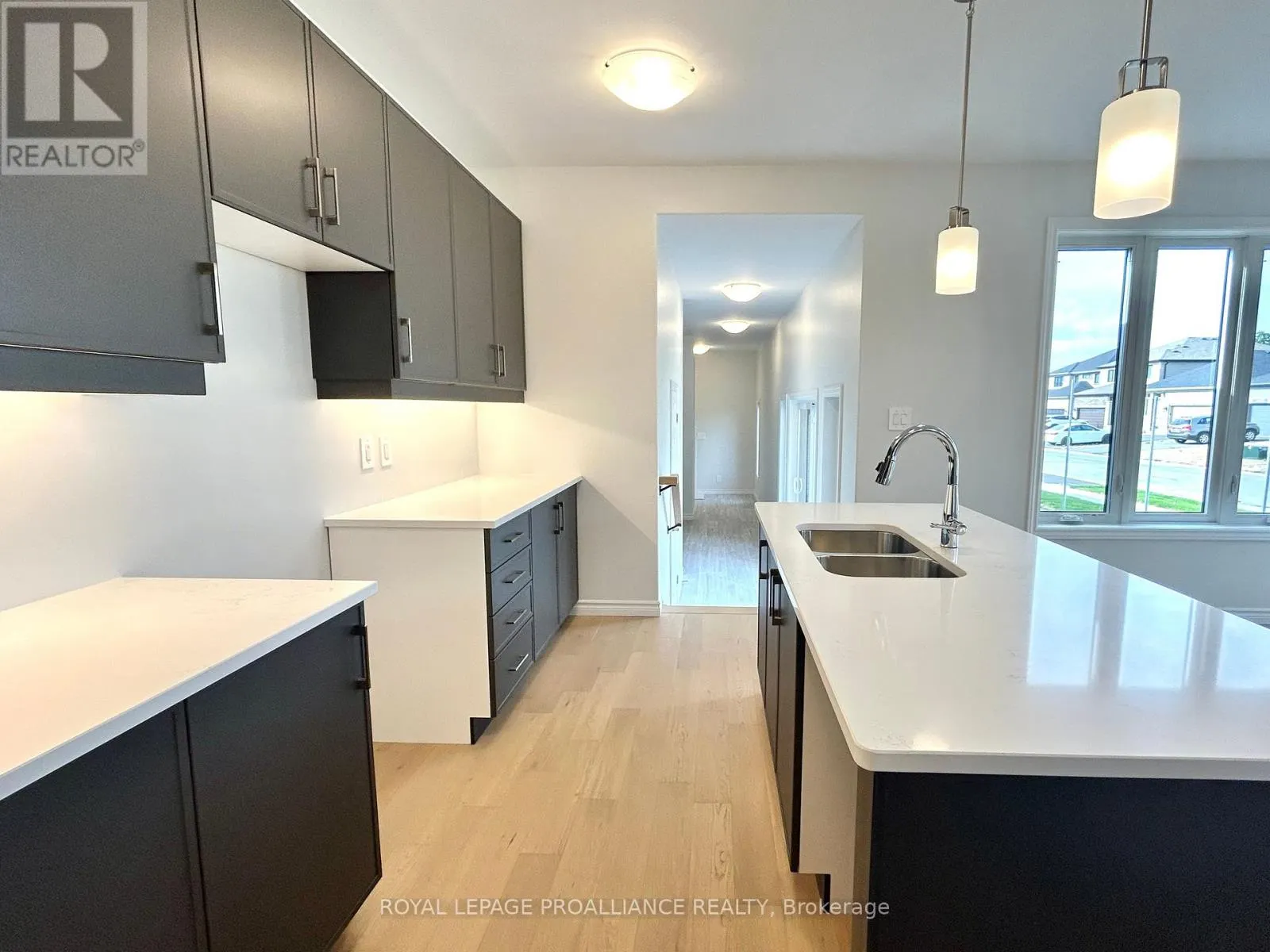 12 RIVERSTONE WAY