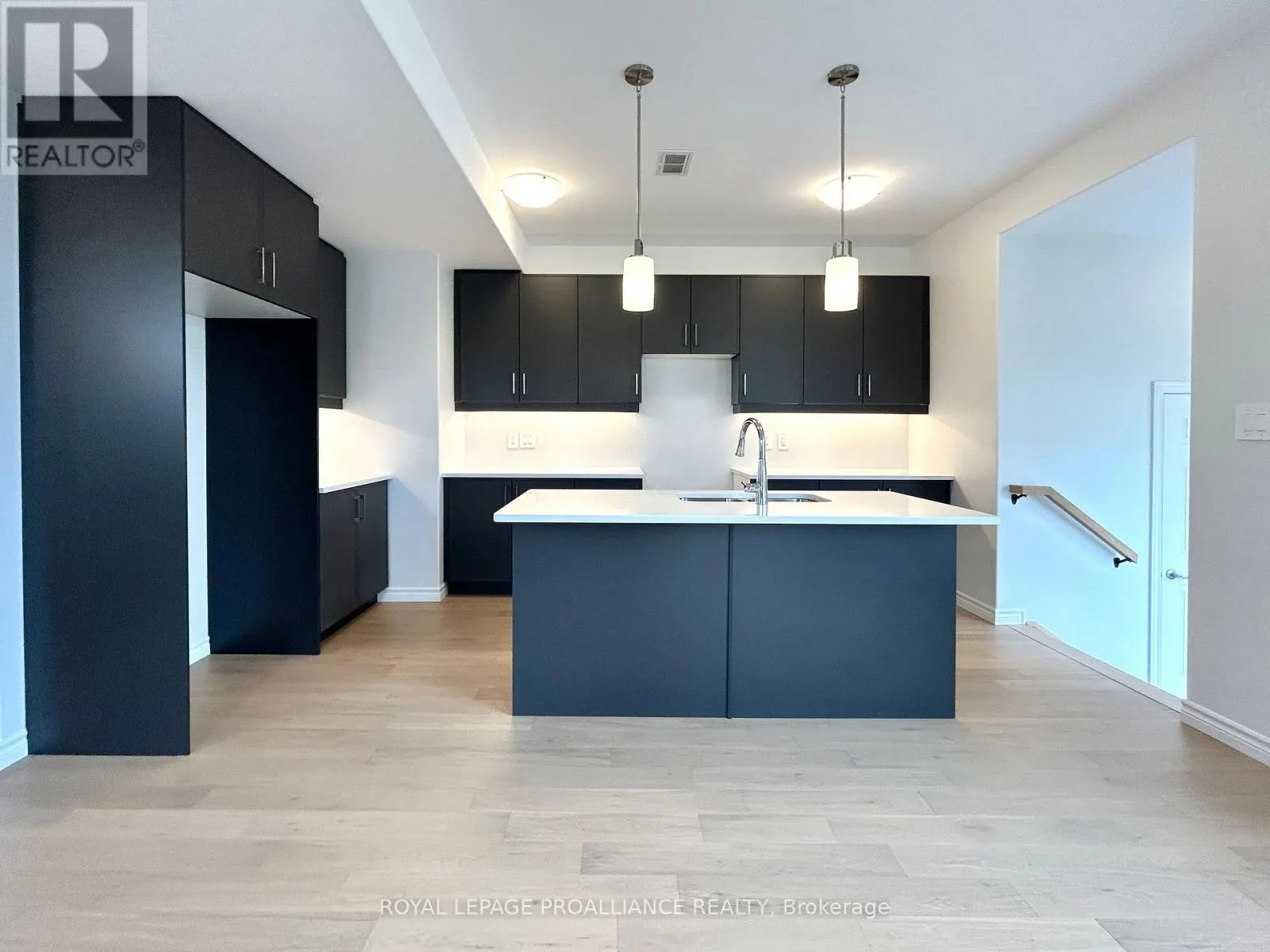 12 RIVERSTONE WAY
