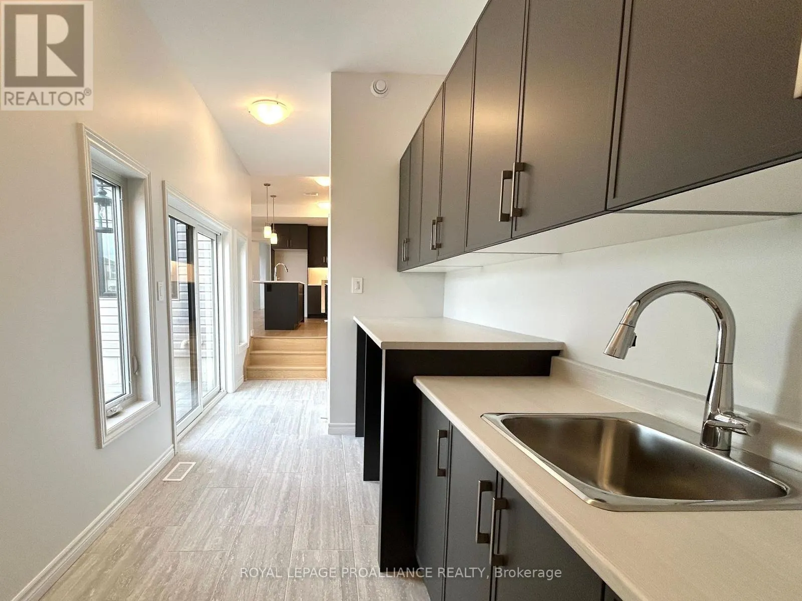 12 RIVERSTONE WAY