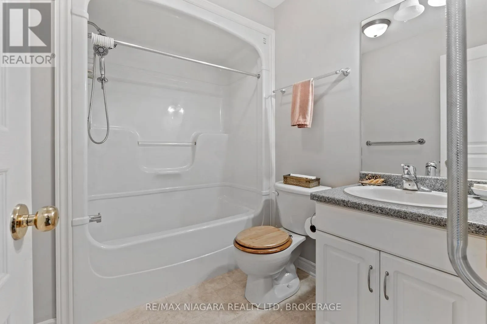 4 - 3730 DISHER STREET, #4