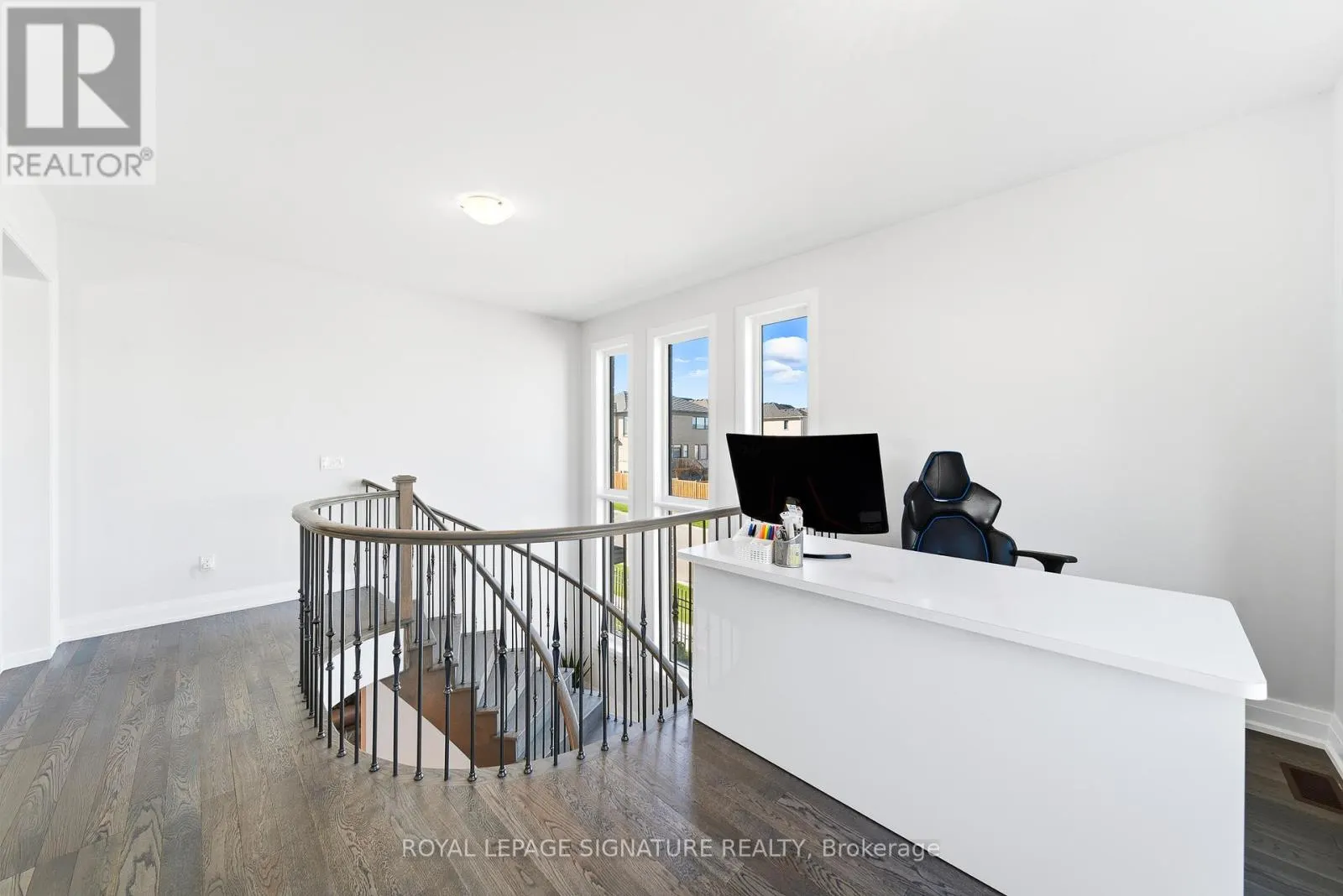 984 CENTENNIAL COURT