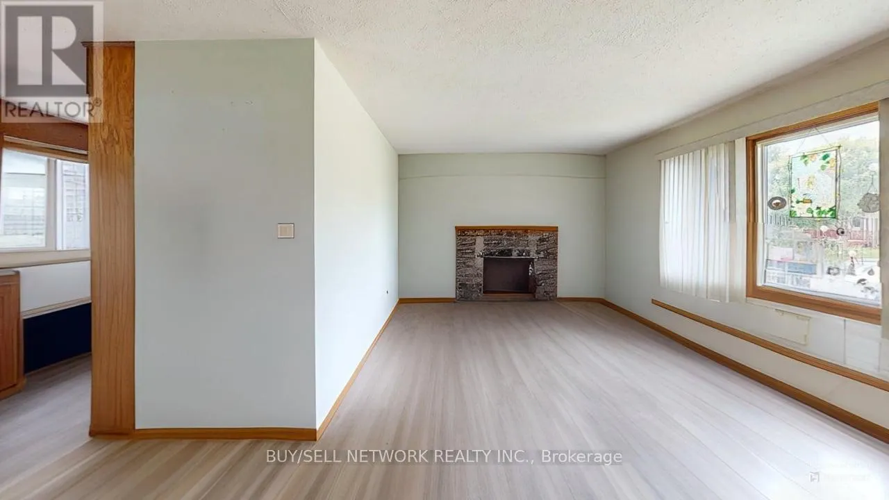 9 HEMLOCK STREET