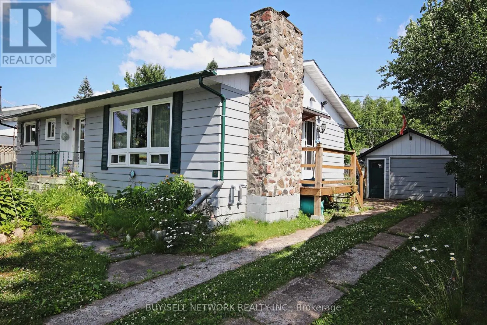 9 HEMLOCK STREET