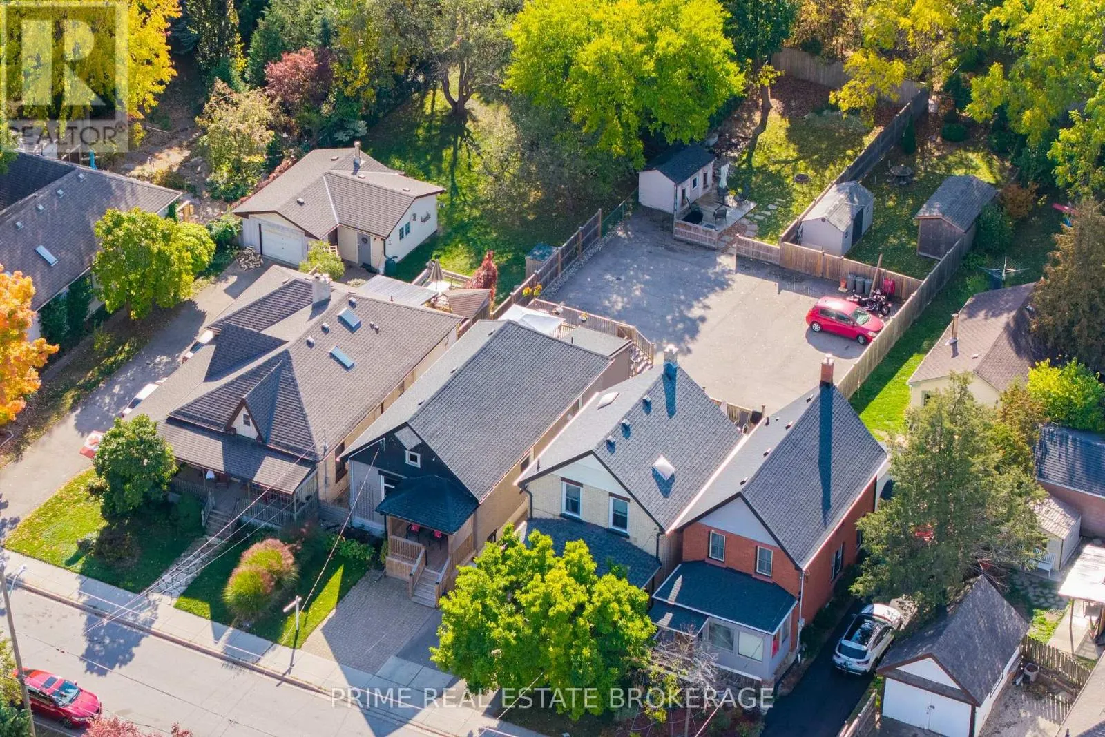 11 BRISCOE STREET E
