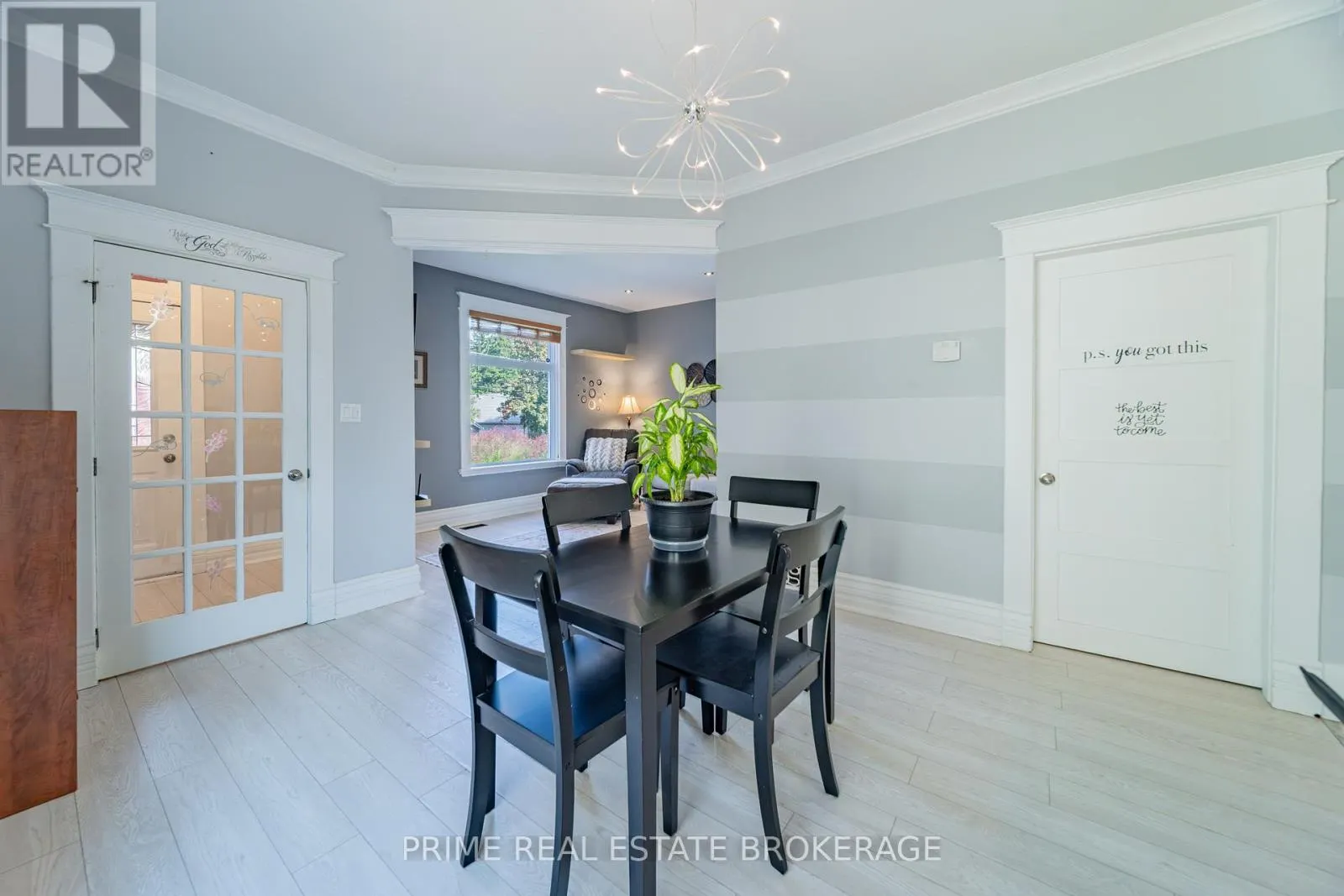11 BRISCOE STREET E