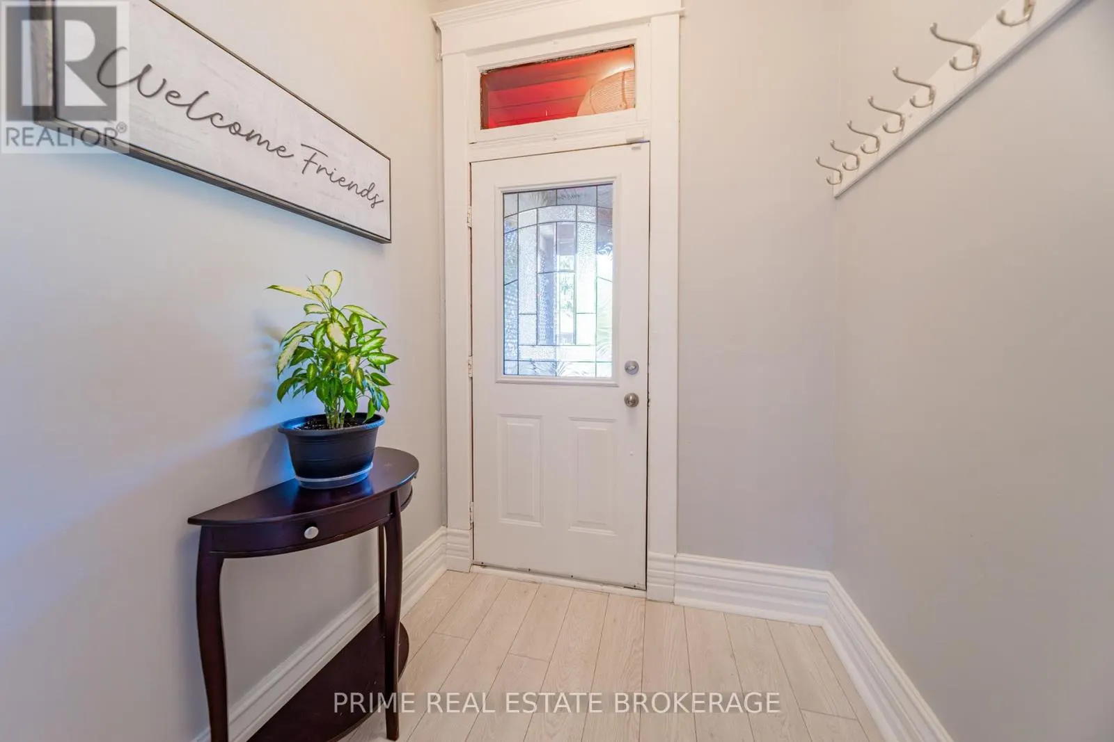 11 BRISCOE STREET E