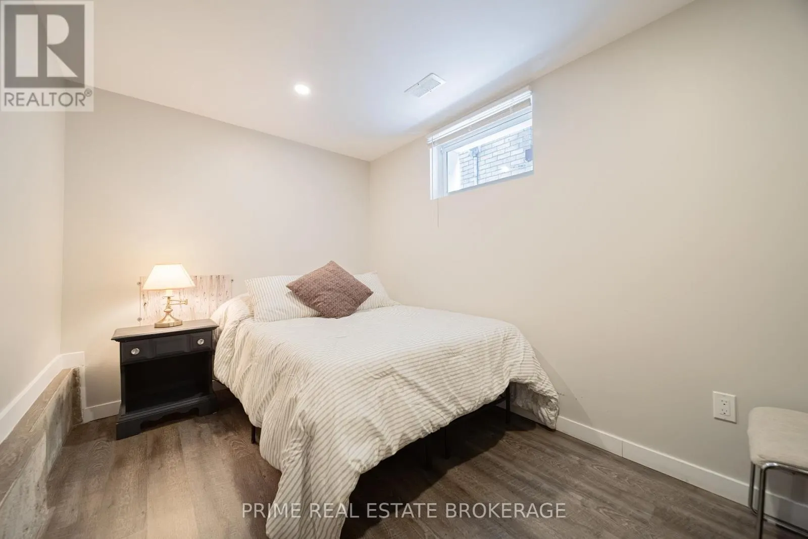 11 BRISCOE STREET E
