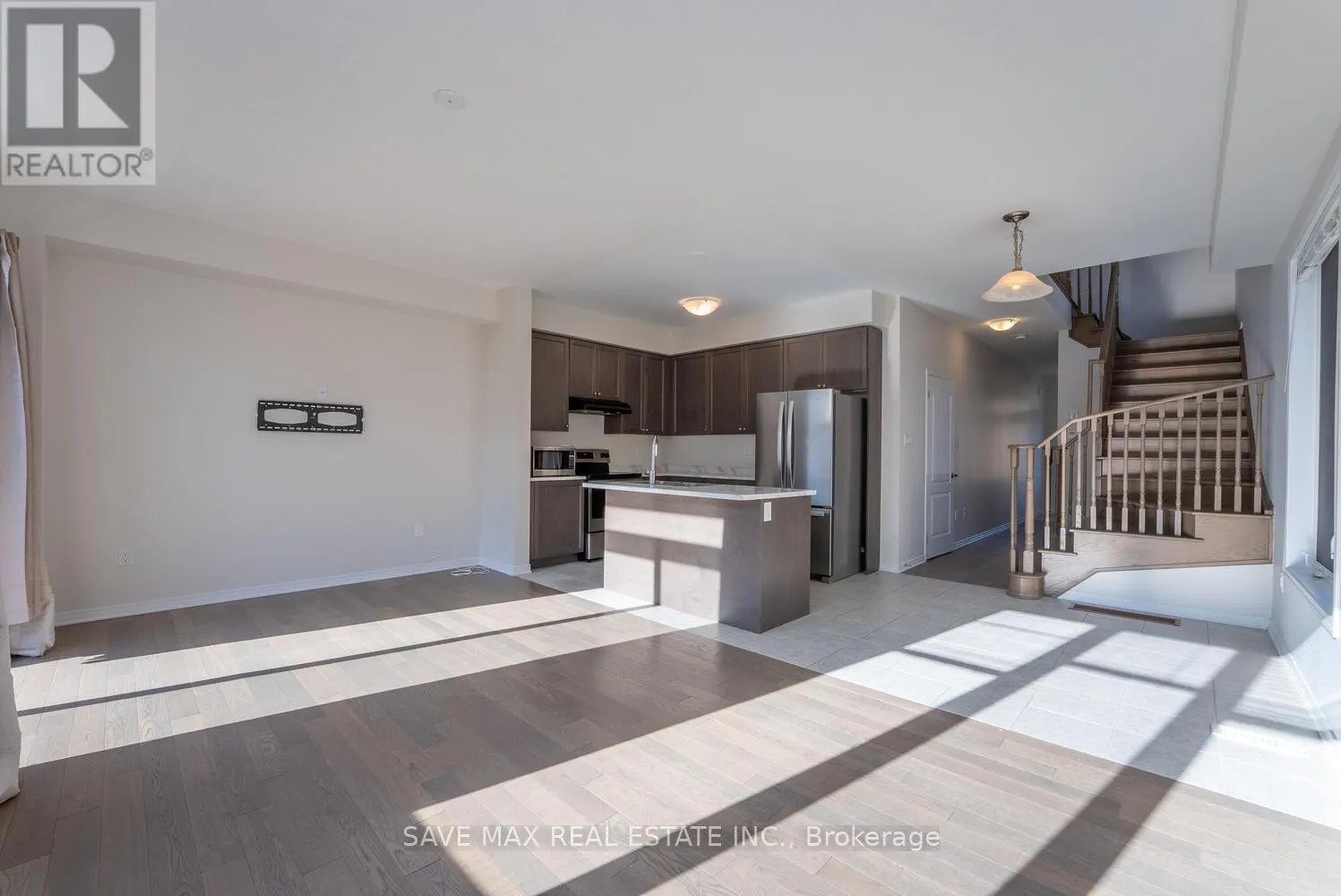 MAIN AND SECOND - 27 BLACKSMITH DRIVE