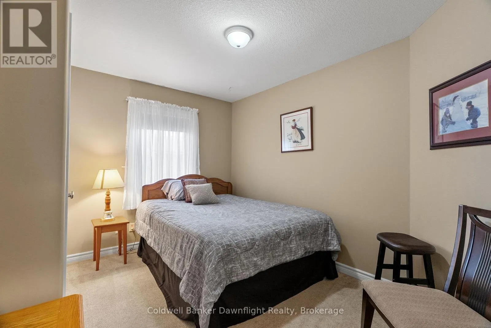86 HURON STREET W