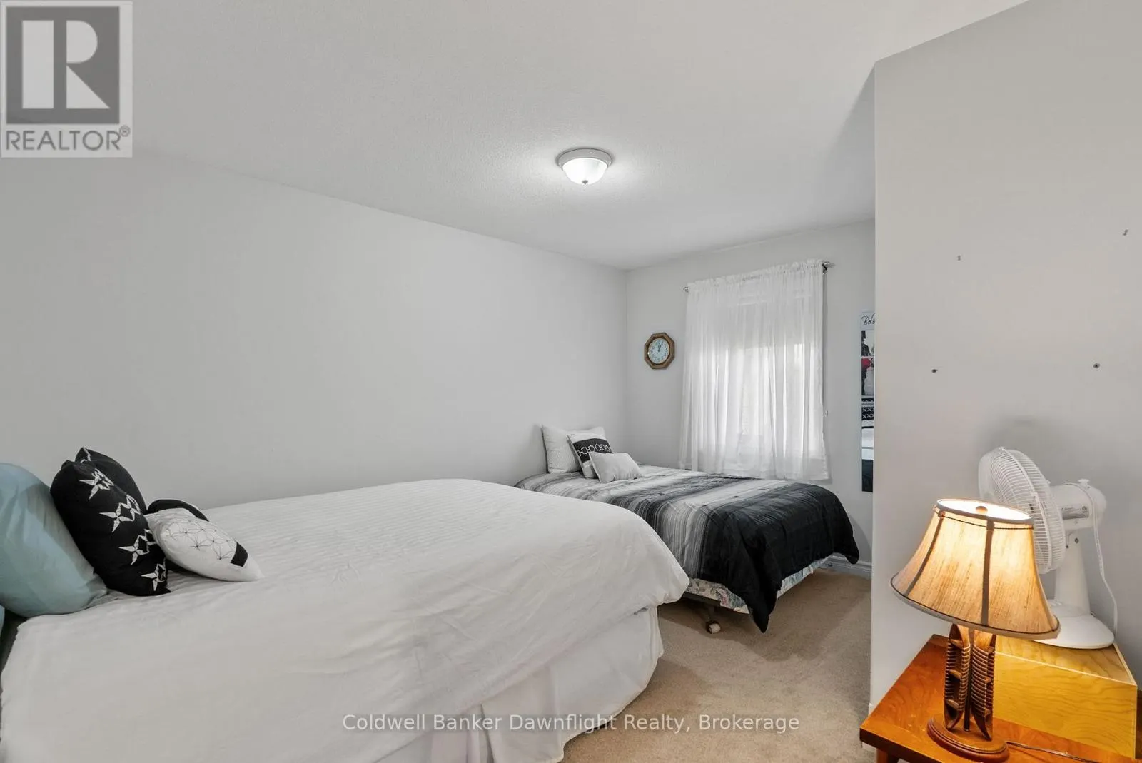 86 HURON STREET W