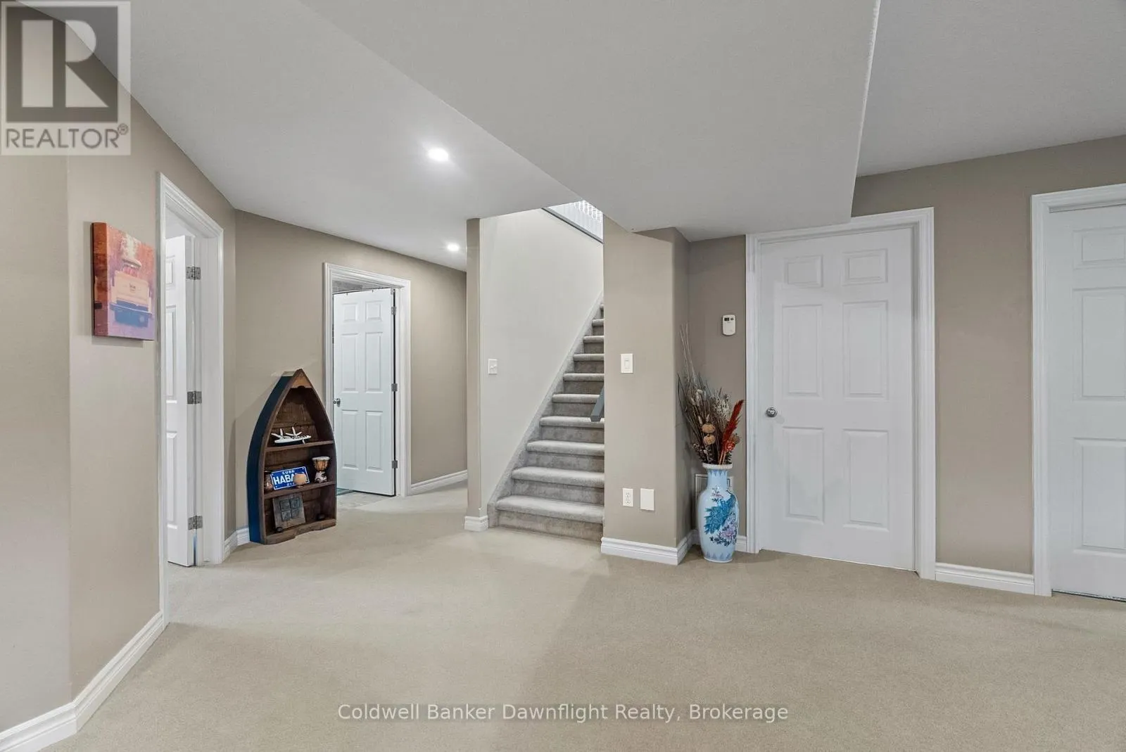 86 HURON STREET W