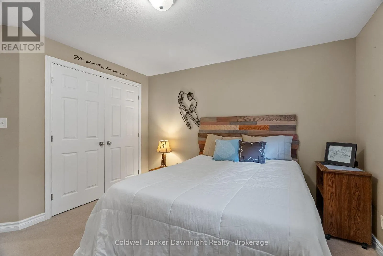 86 HURON STREET W