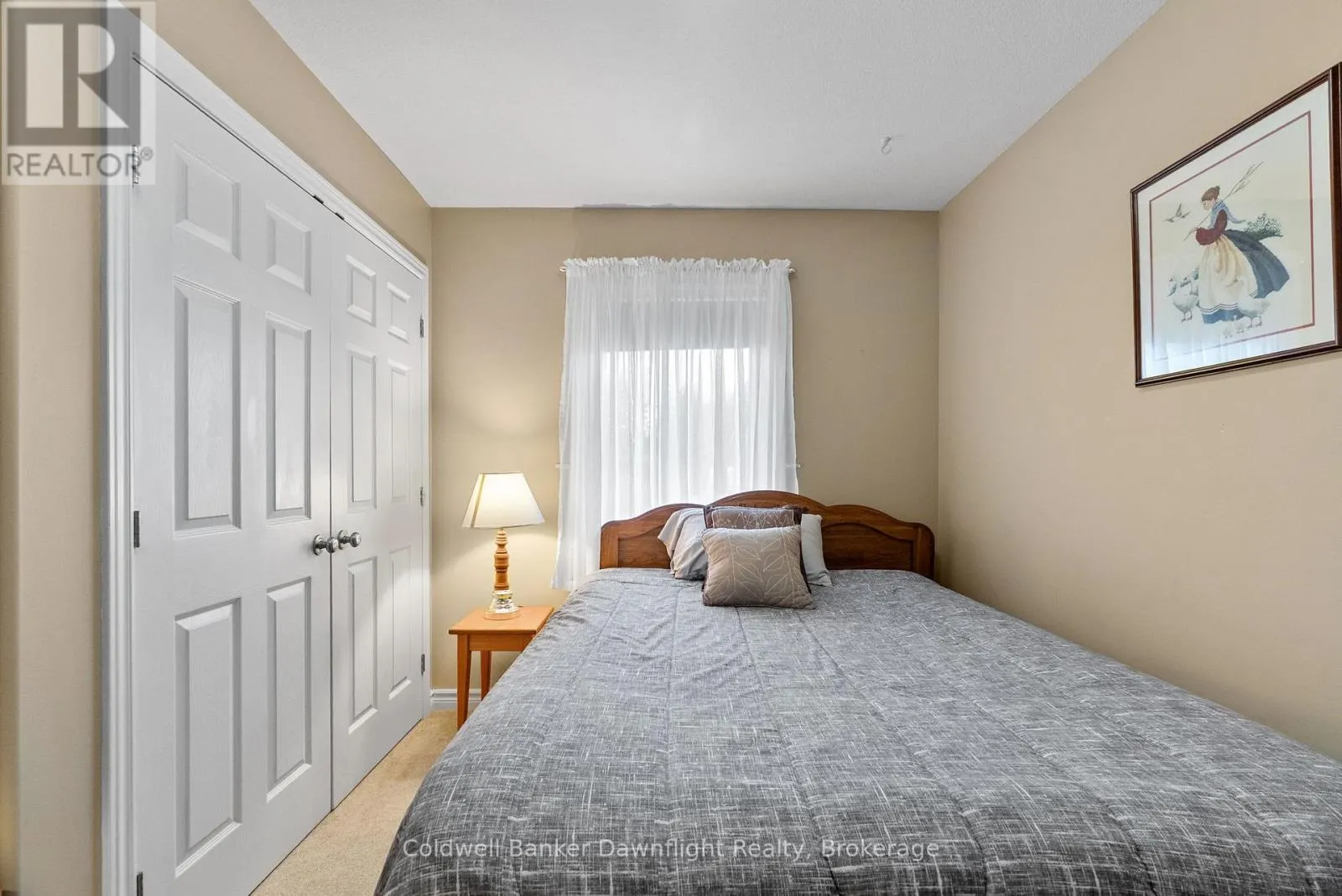 86 HURON STREET W