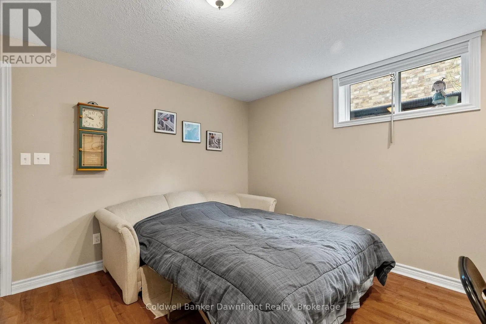 86 HURON STREET W