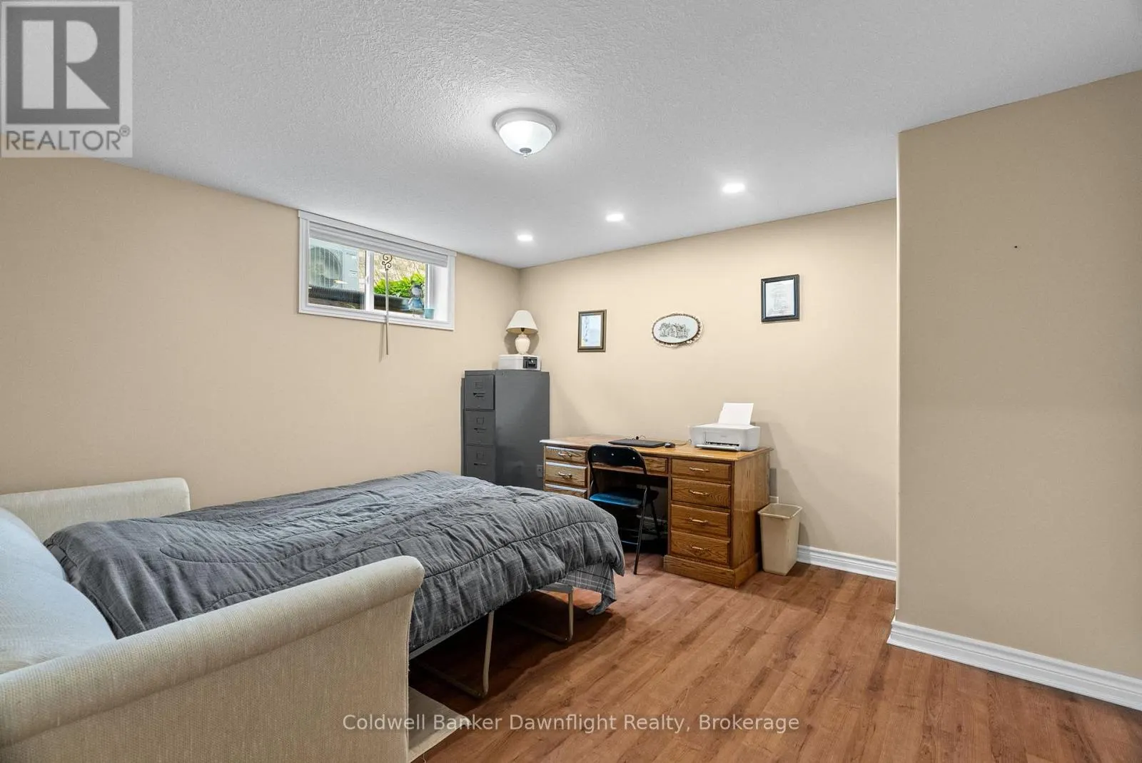 86 HURON STREET W
