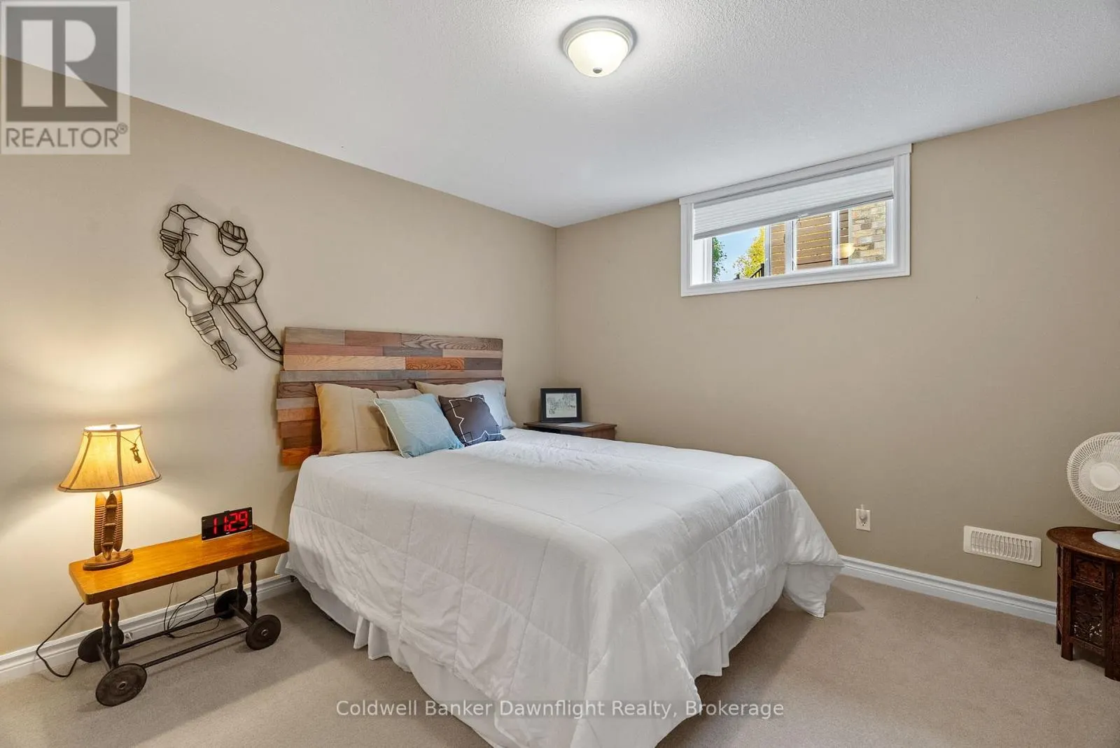 86 HURON STREET W