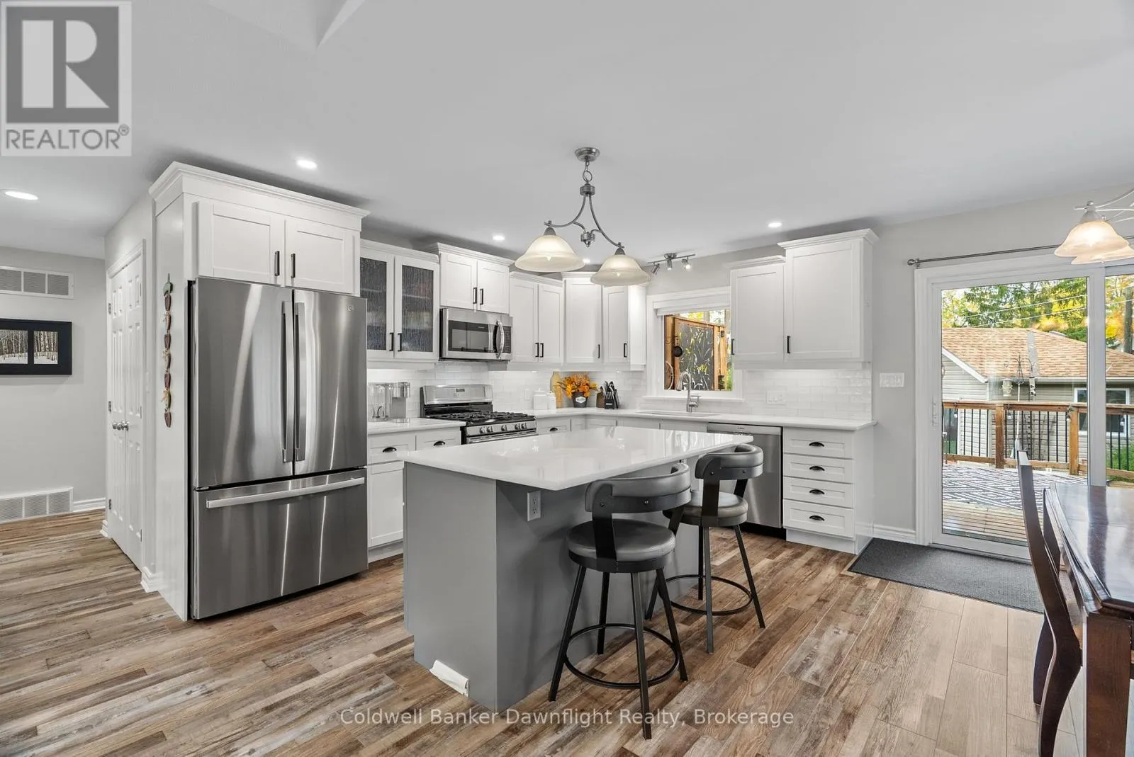 86 HURON STREET W