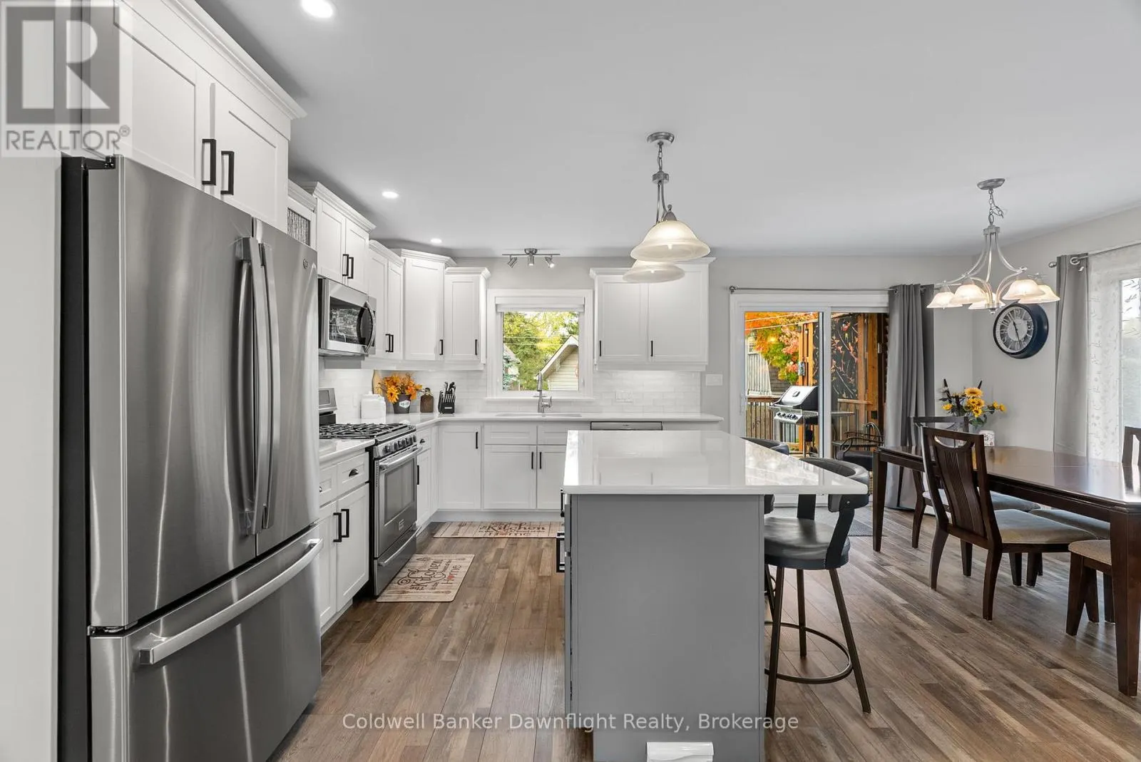 86 HURON STREET W