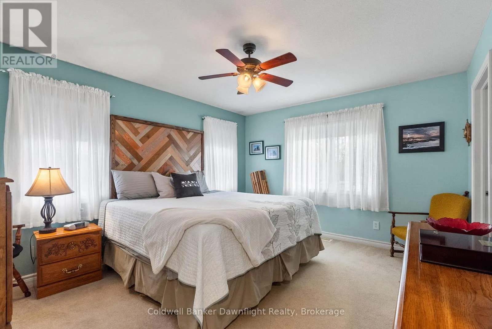 86 HURON STREET W