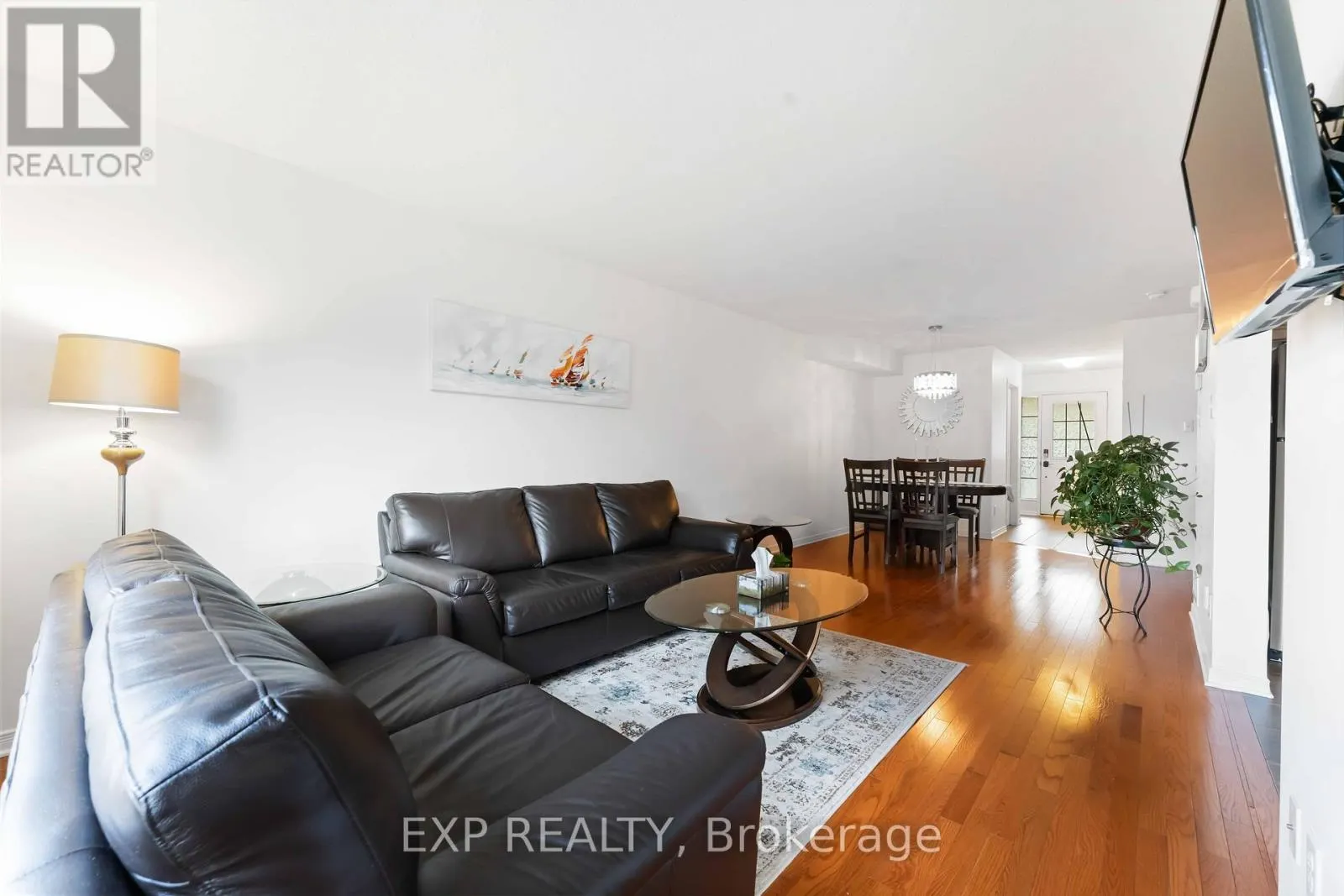 438 HARESFIELD COURT