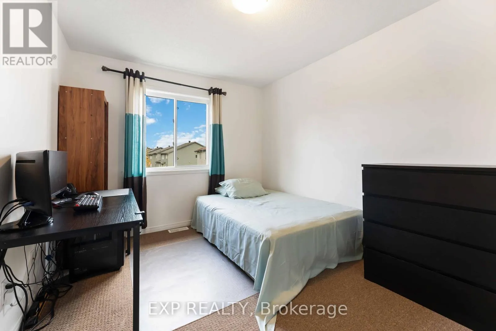 438 HARESFIELD COURT