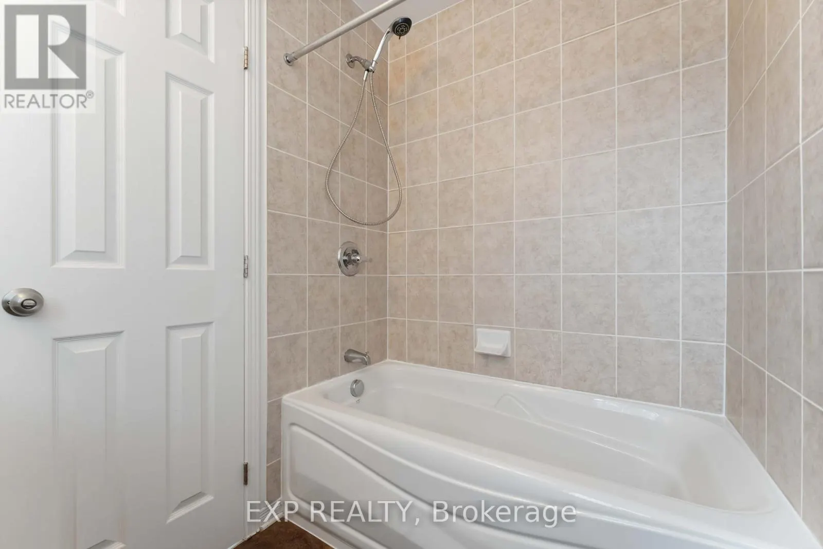 438 HARESFIELD COURT