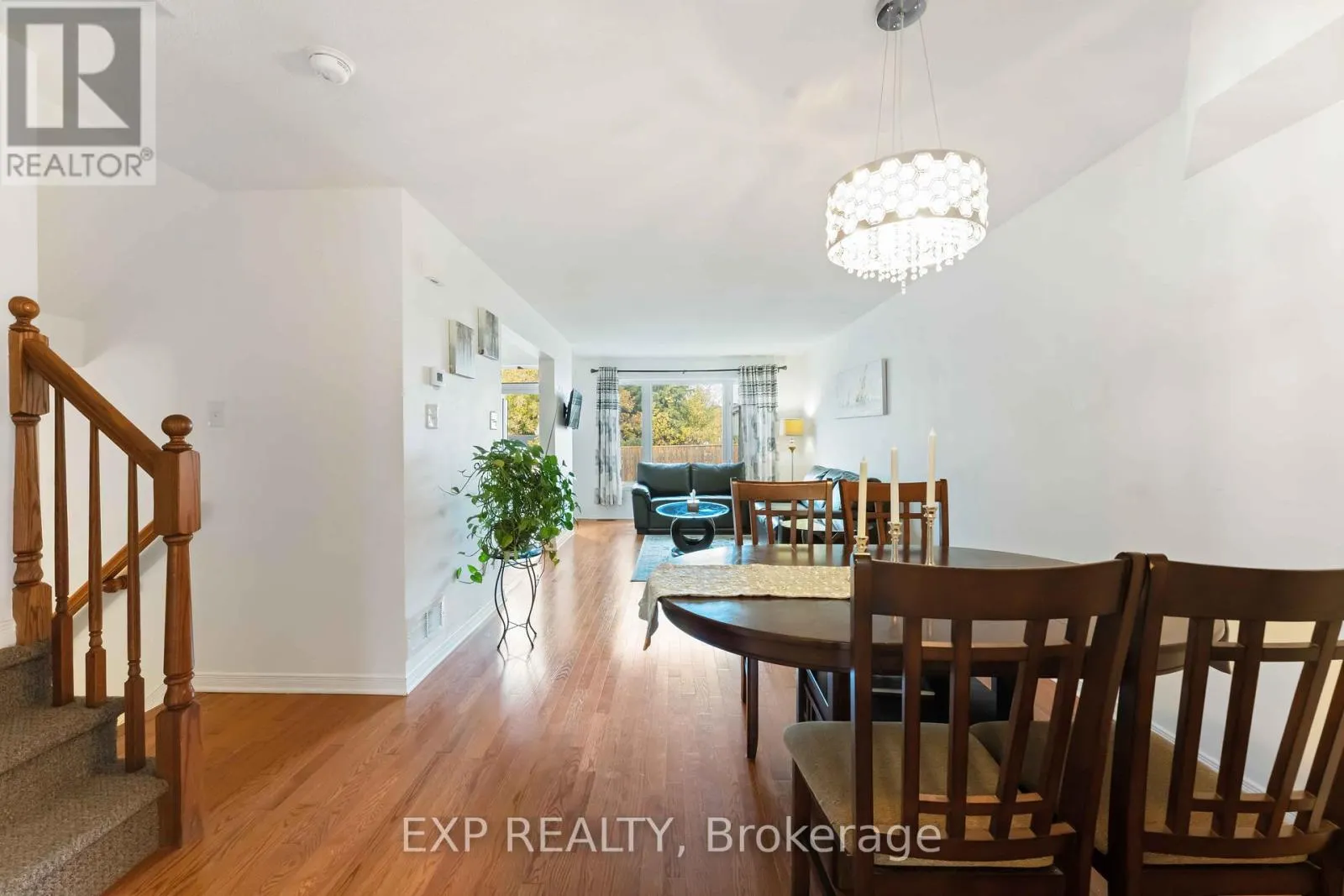 438 HARESFIELD COURT