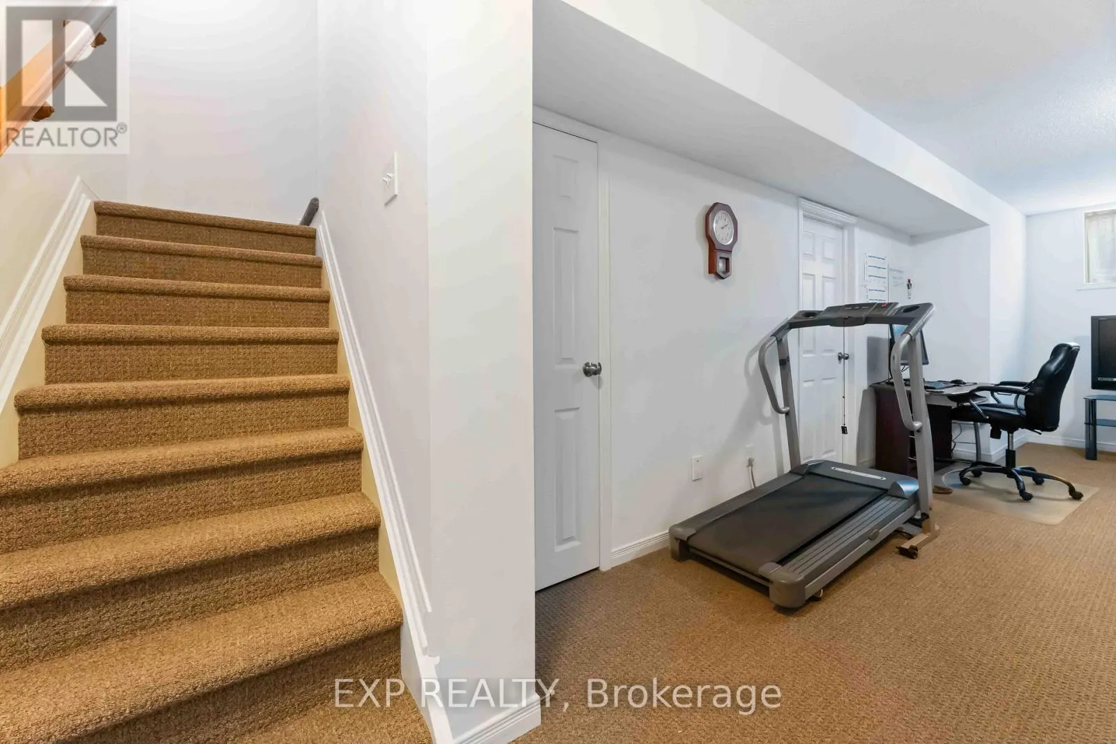 438 HARESFIELD COURT