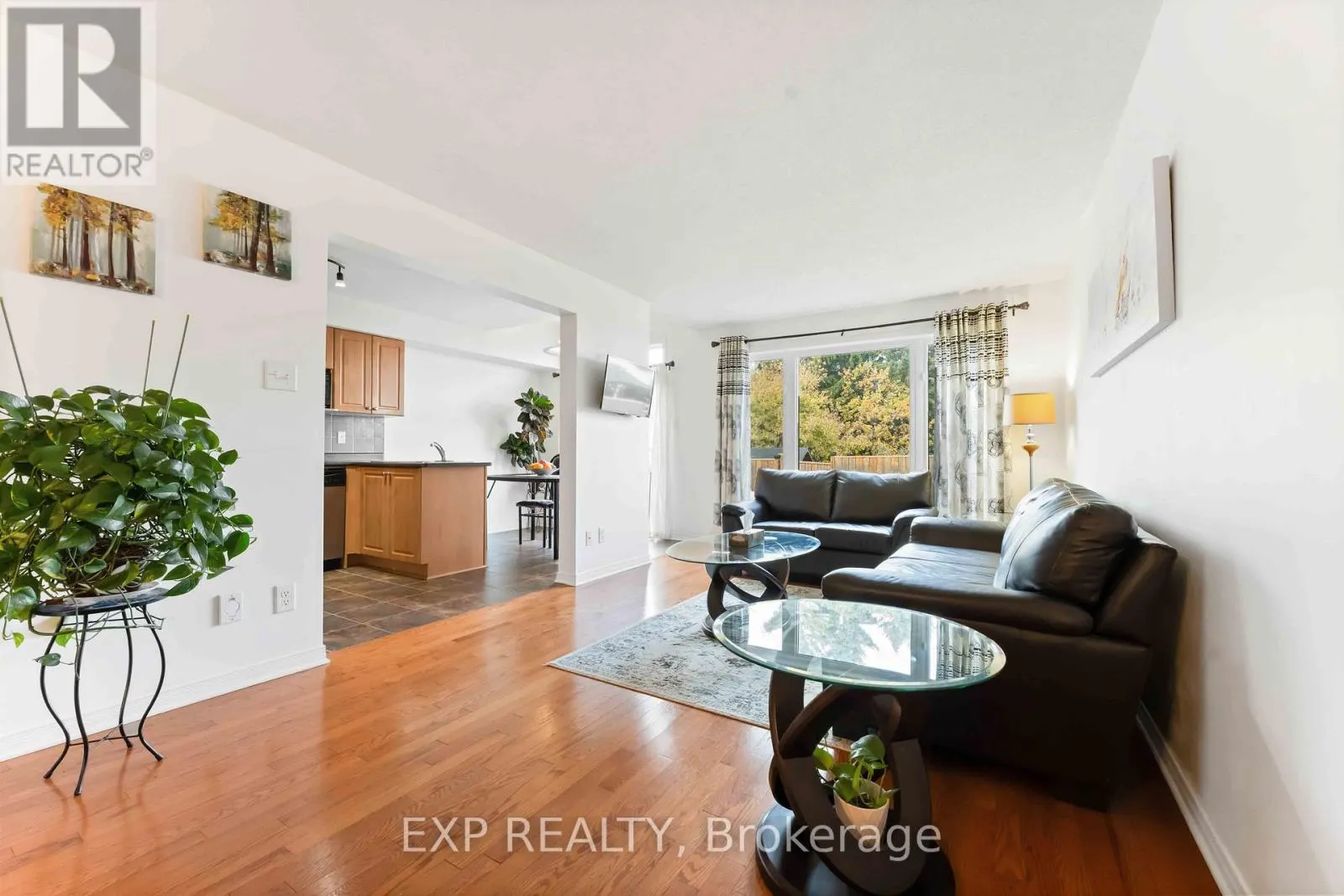 438 HARESFIELD COURT