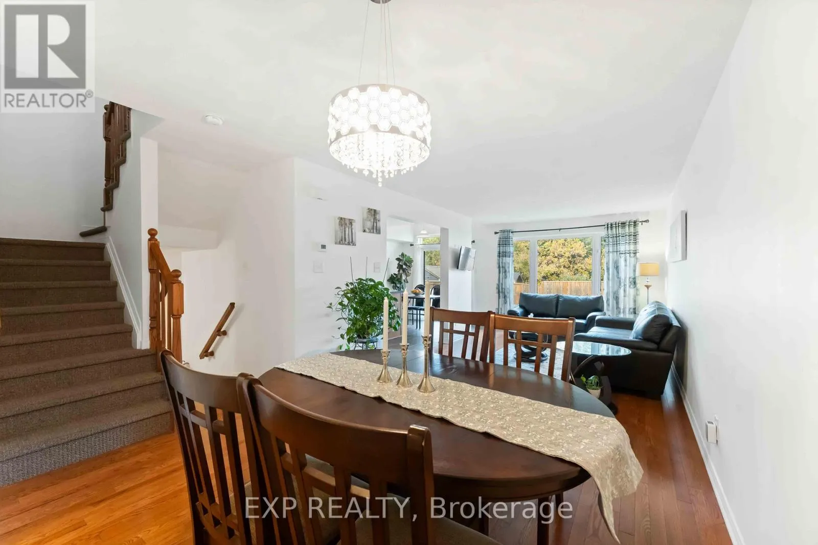 438 HARESFIELD COURT