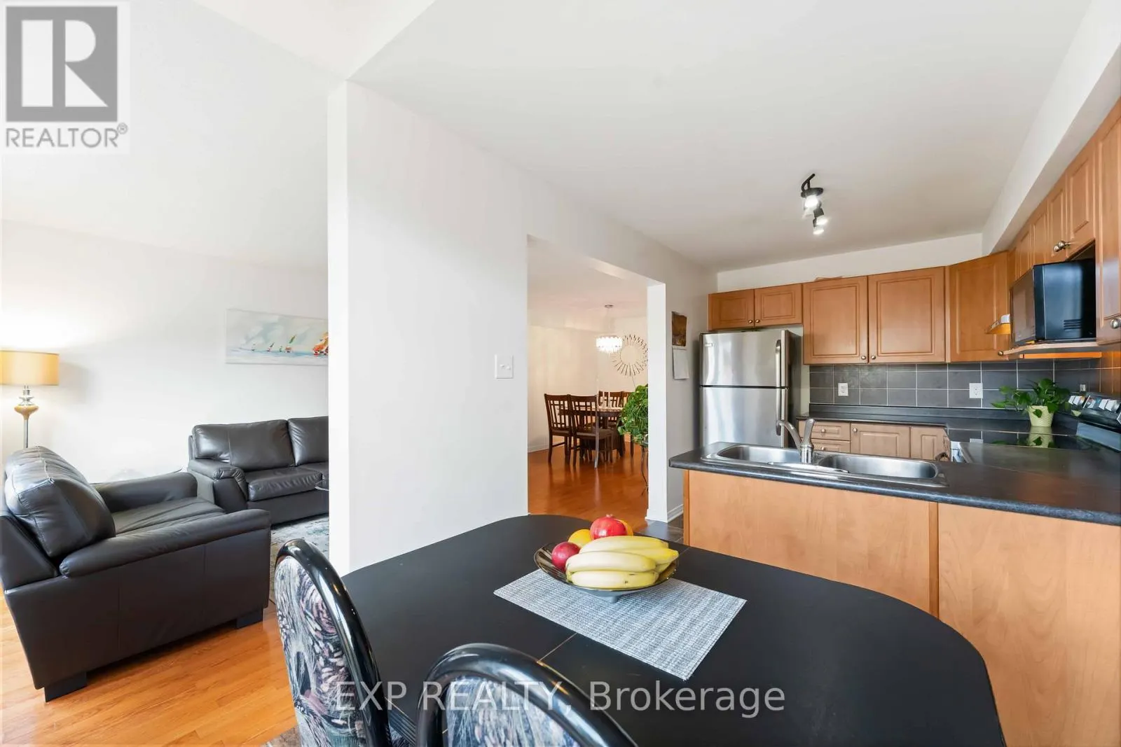 438 HARESFIELD COURT