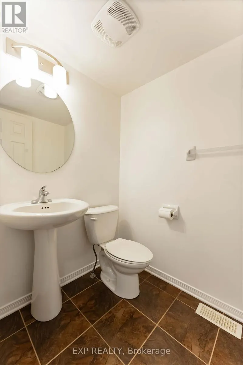 438 HARESFIELD COURT